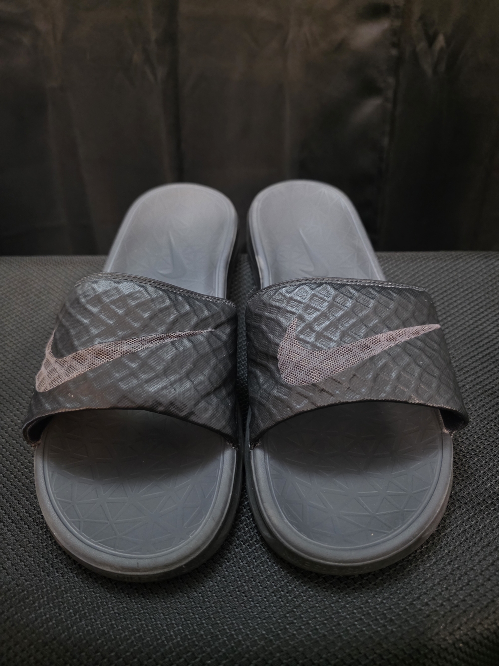 Nike Benassi Solarsoft Sandals Slides Size 11 Black Slippers On 705474-091